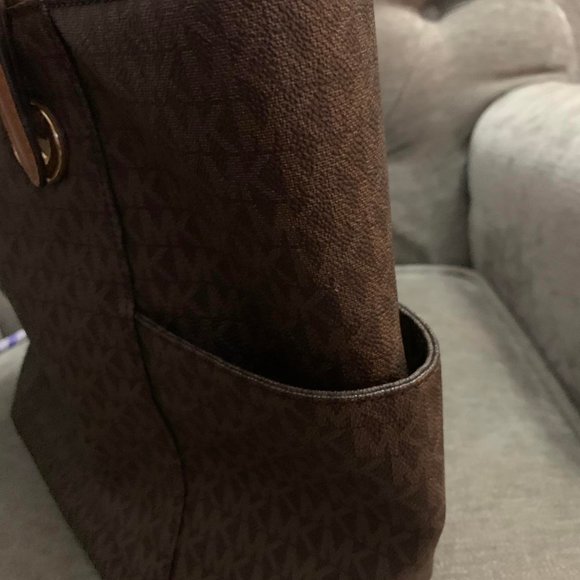 COPY - Michael Kors Tote - Picture 5 of 14